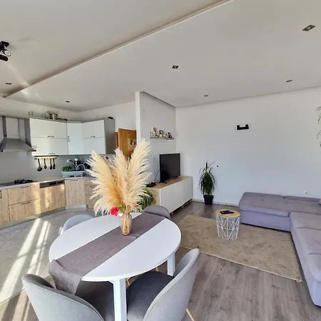 Apartment Air